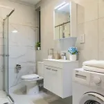 Steps Away From The Sea In - Sleeps 6 Apartamento Sliema