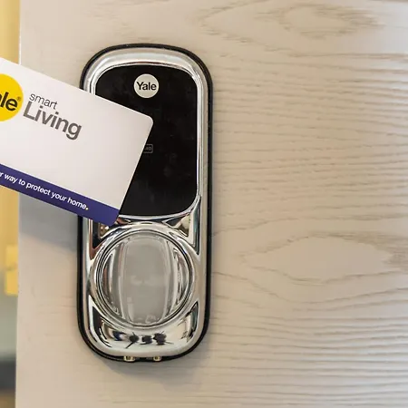 Steps Away From The Sea In - Sleeps 6 * Sliema