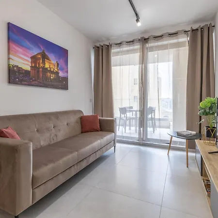 Apartament Steps Away From The Sea In - Sleeps 6