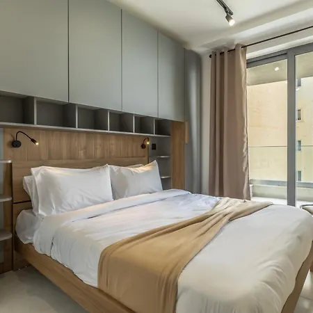 Apartament Steps Away From The Sea In - Sleeps 6 *