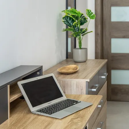 Steps Away From The Sea In - Sleeps 6 Apartament Sliema