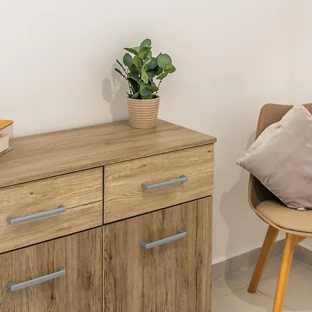 Steps Away From The Sea In - Sleeps 6 *