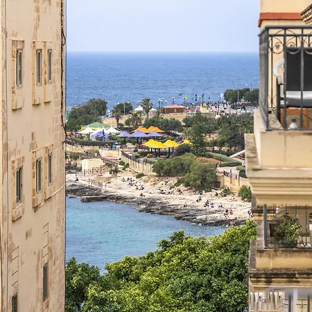 Steps Away From The Sea In - Sleeps 6 Apartment *