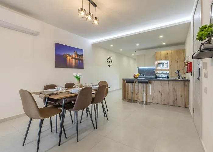 Apartment Steps Away From The Sea In - Sleeps 6 *