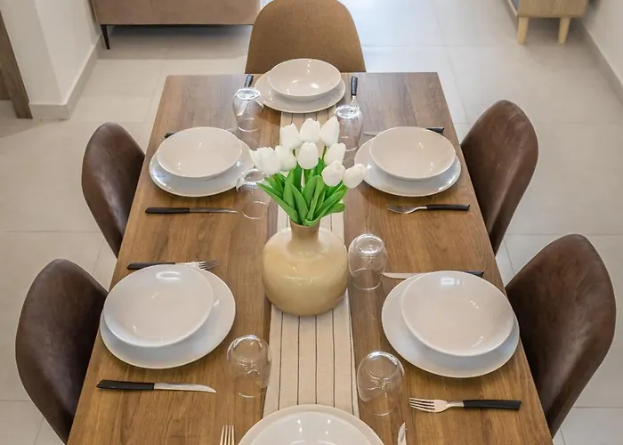 Apartment Steps Away From The Sea In - Sleeps 6 *