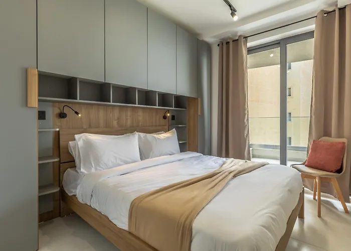 Apartment Steps Away From The Sea In - Sleeps 6 *