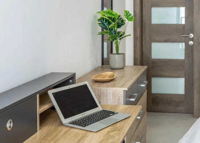 Steps Away From The Sea In - Sleeps 6 Apartment Sliema